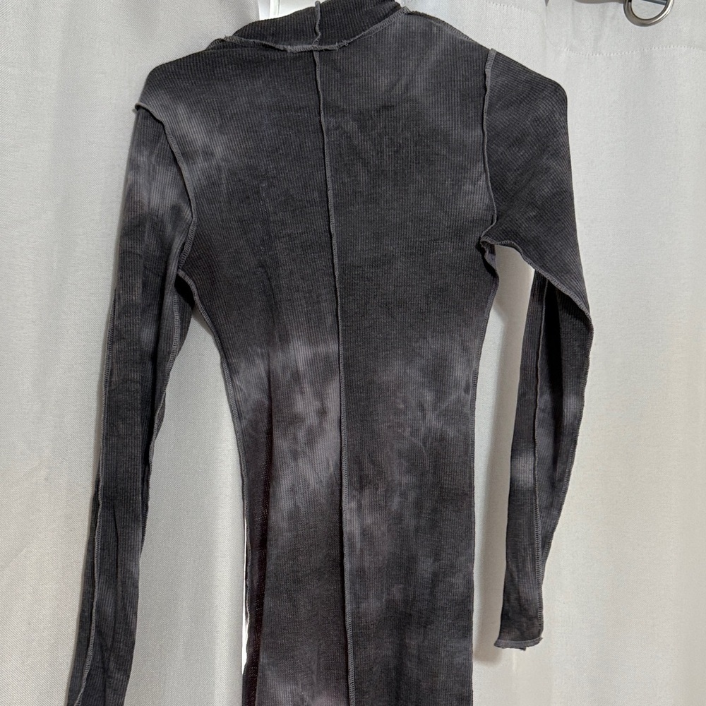 Amalfii Gray Textured fitted turtle neck long sleeved dress size S/M - Picture 5 of 7